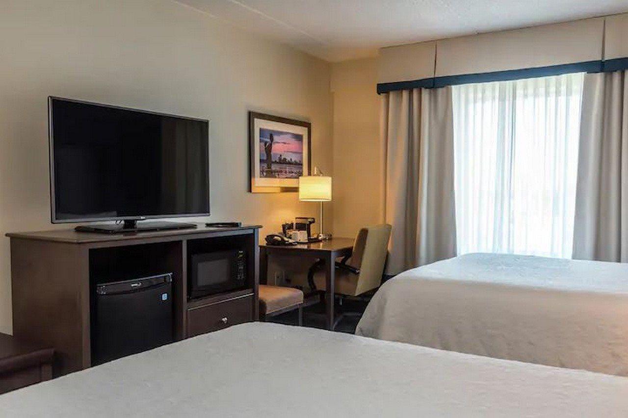 Hampton Inn By Hilton Ottawa Airport Esterno foto