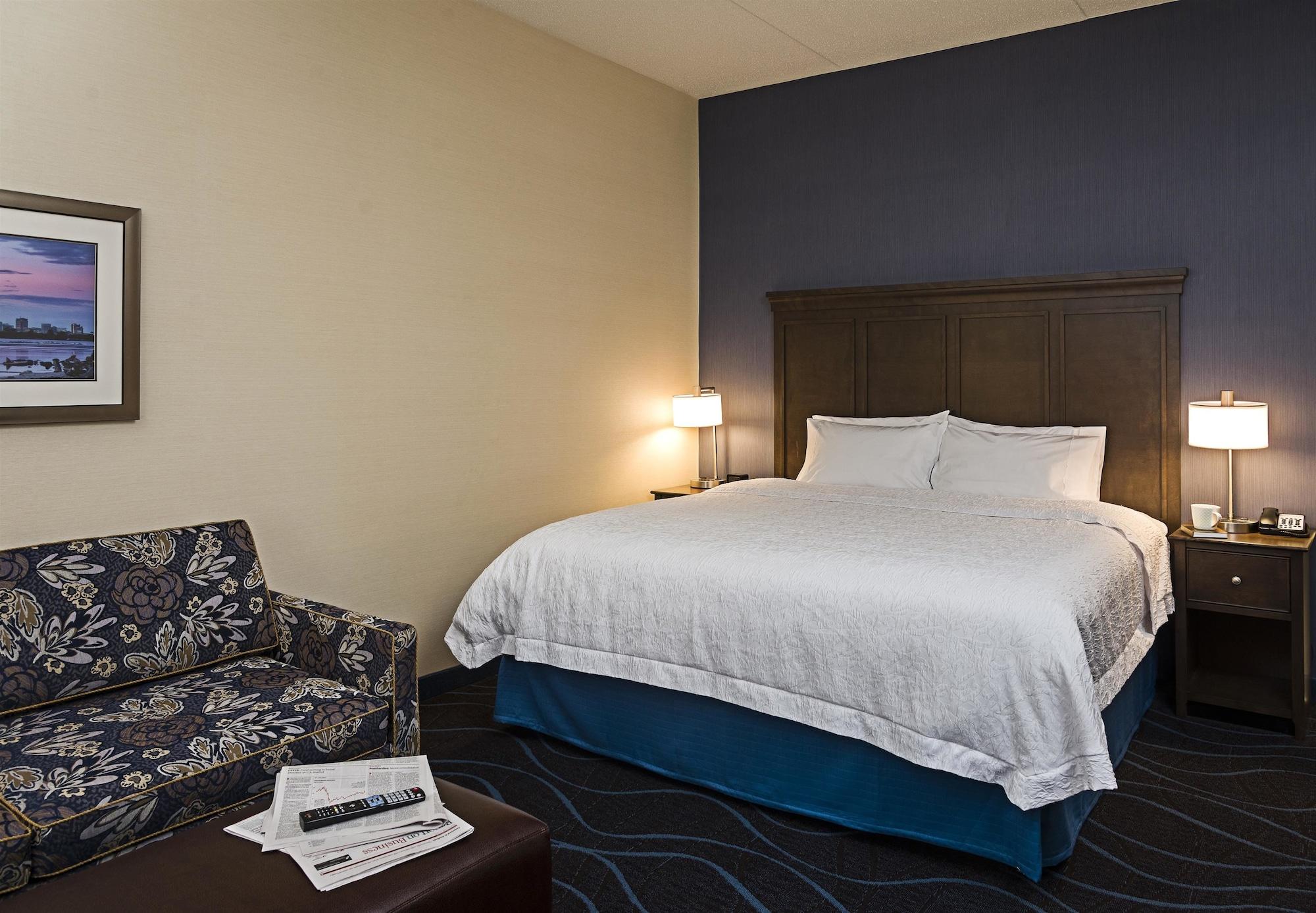 Hampton Inn By Hilton Ottawa Airport Esterno foto