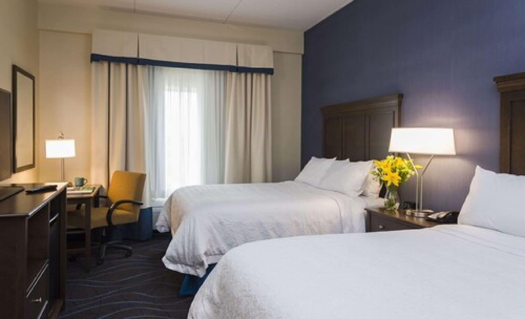 Hampton Inn By Hilton Ottawa Airport Esterno foto