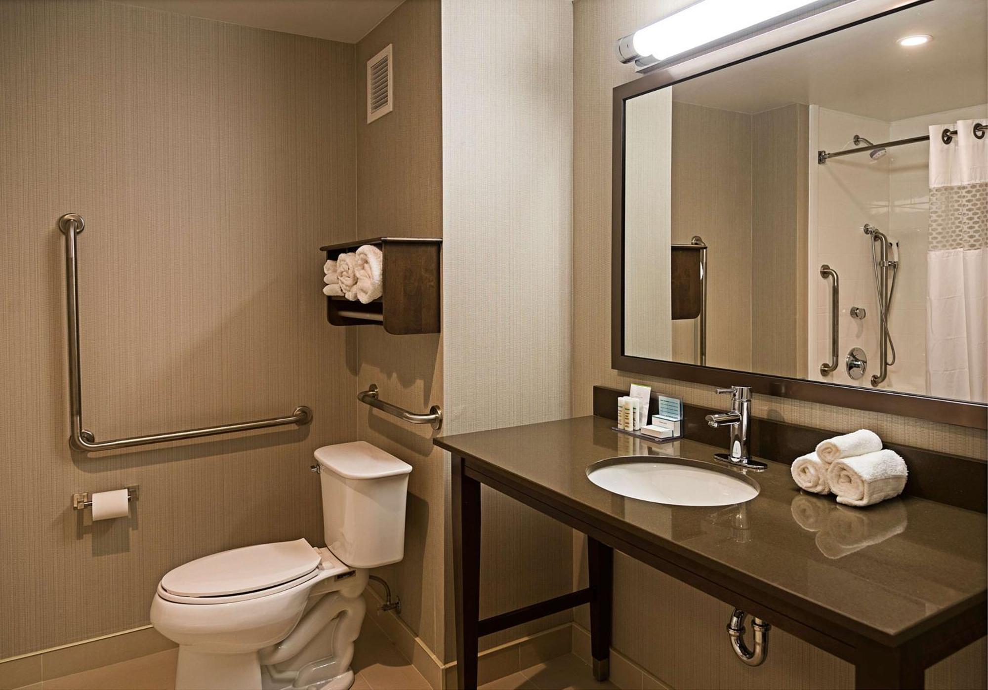 Hampton Inn By Hilton Ottawa Airport Esterno foto