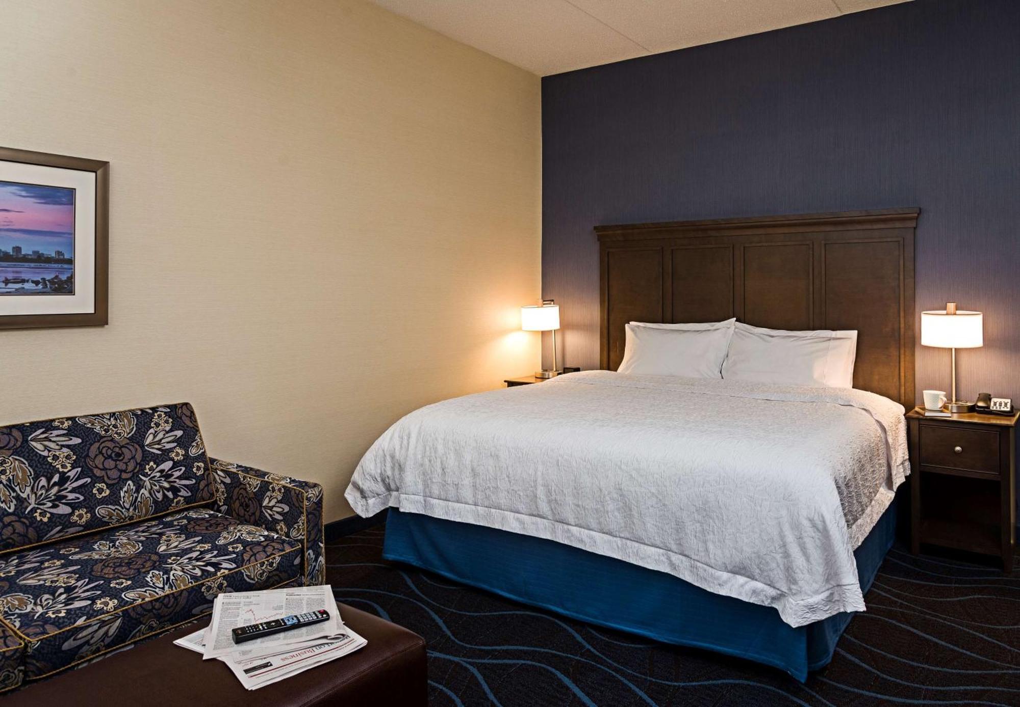 Hampton Inn By Hilton Ottawa Airport Esterno foto