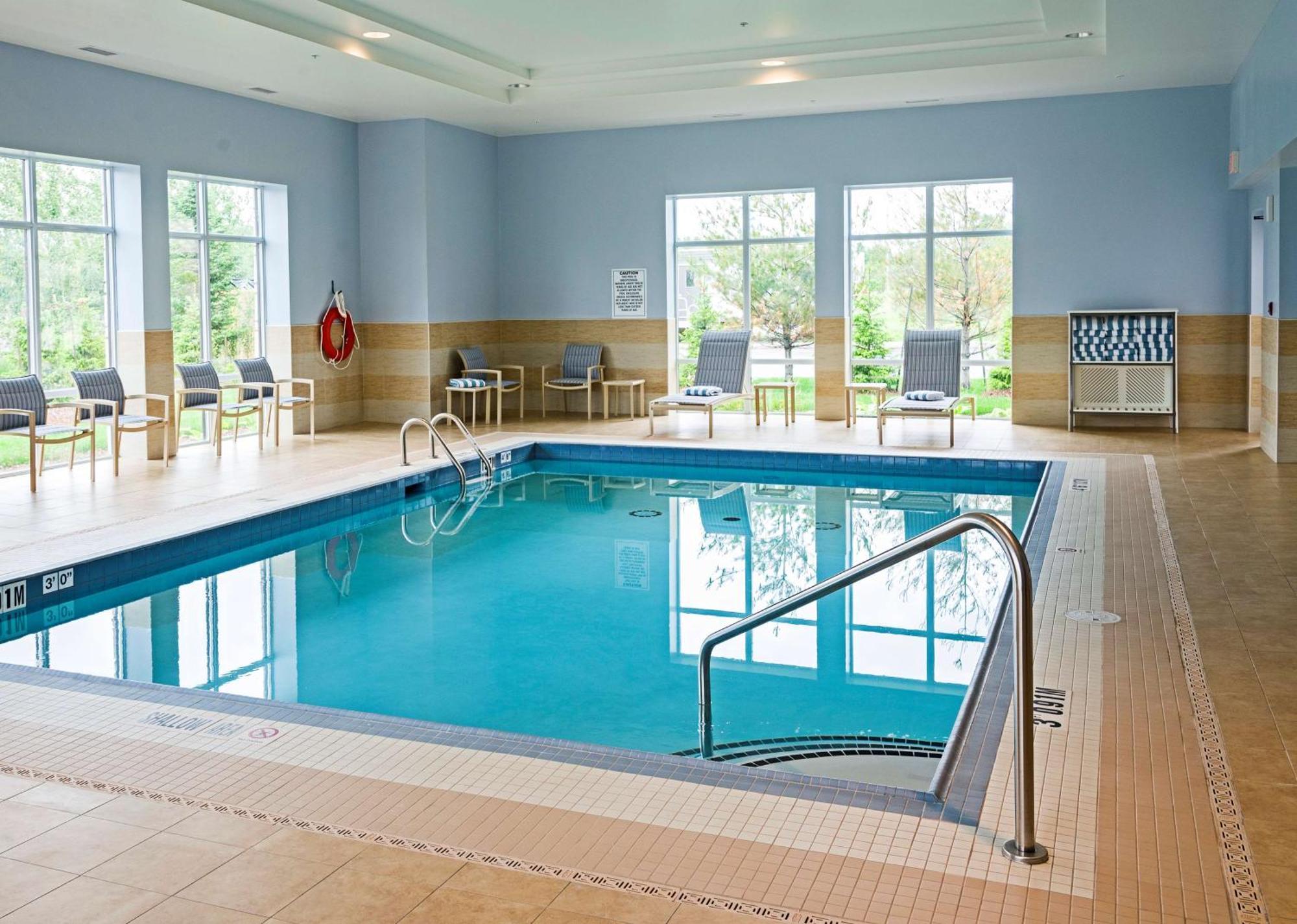 Hampton Inn By Hilton Ottawa Airport Esterno foto